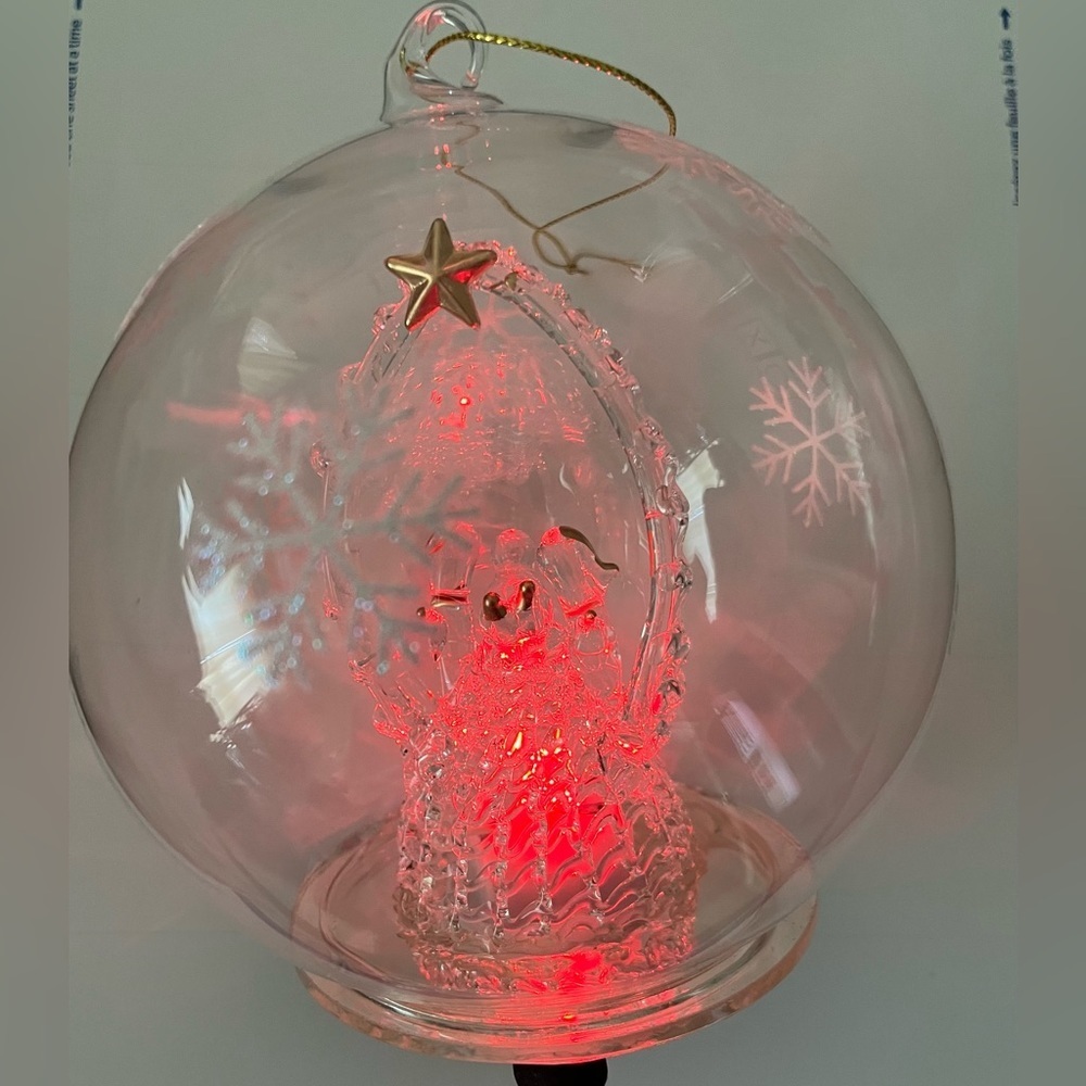 Hand blown snowflake nativity scene light up Christmas ornament table decor glas